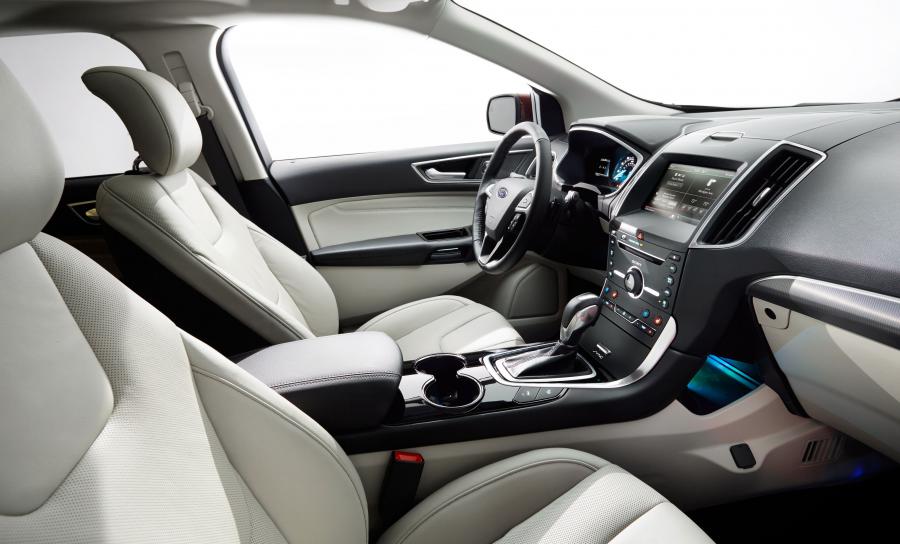  Ford Edge Titanium 2015 года  (фото 19 из 30)